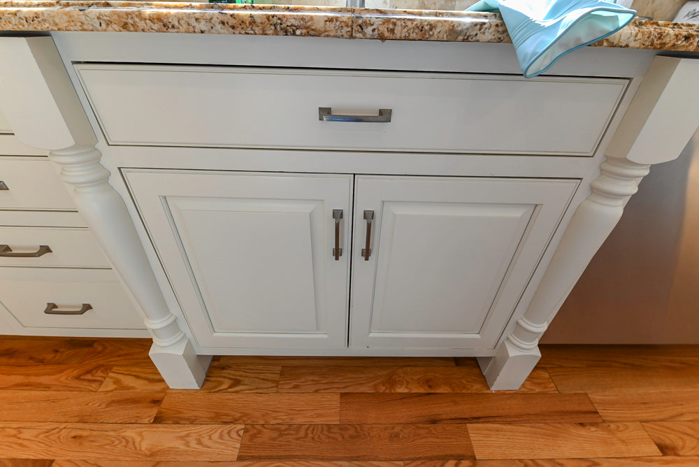 Traditional Light Cream Kitchen with Island, Granite Countertops and Appliances