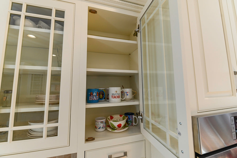 Traditional Light Cream Kitchen with Island, Granite Countertops and Appliances