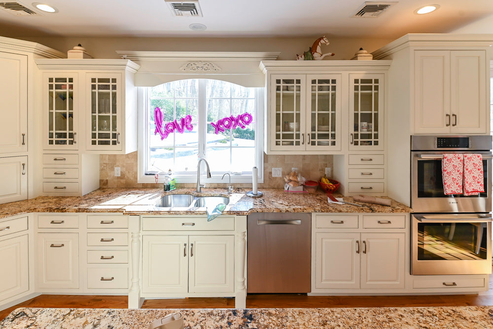 Traditional Light Cream Pre-Owned, Used Kitchen with Island, Island Seating, Granite Countertops and Appliances