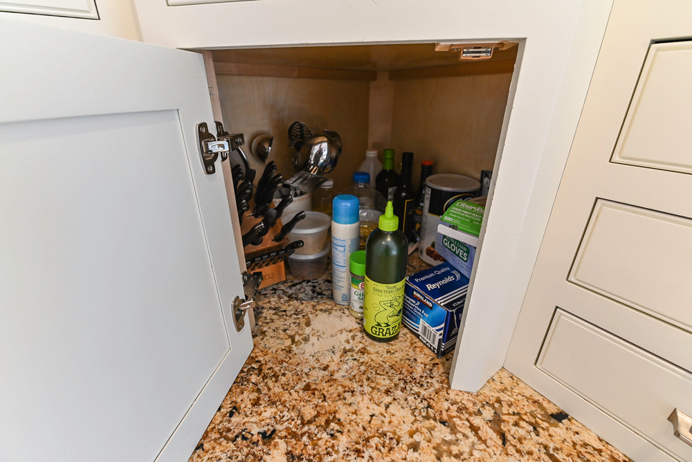 Traditional Light Cream Kitchen with Island, Granite Countertops and Appliances