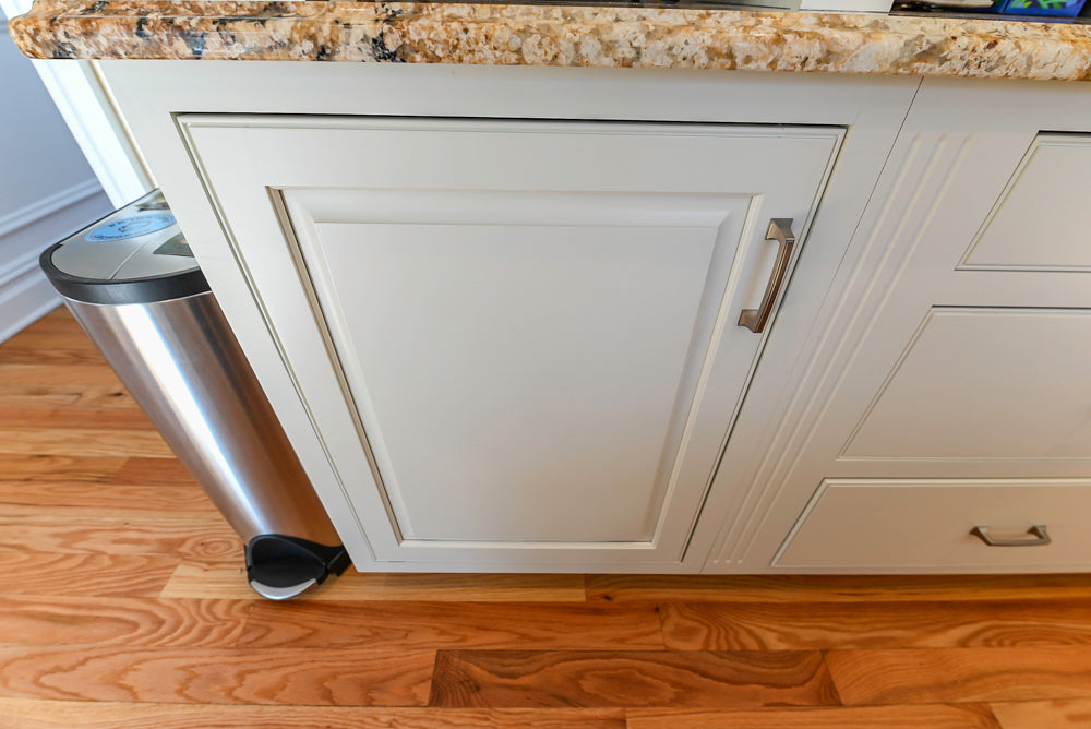 Traditional Light Cream Kitchen with Island, Granite Countertops and Appliances