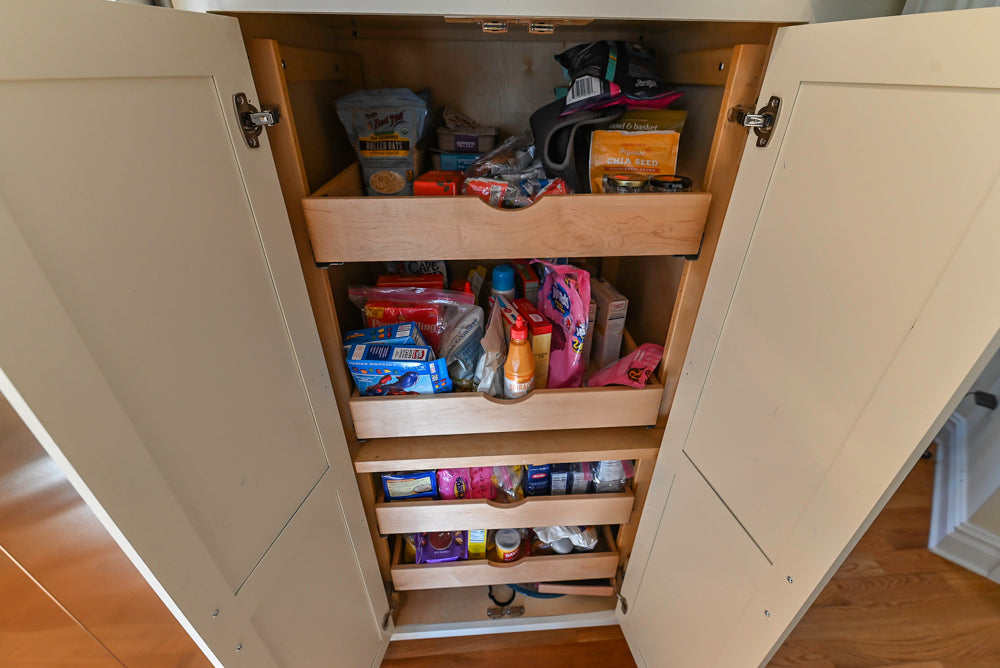 Traditional Light Cream Kitchen with Island, Granite Countertops and Appliances
