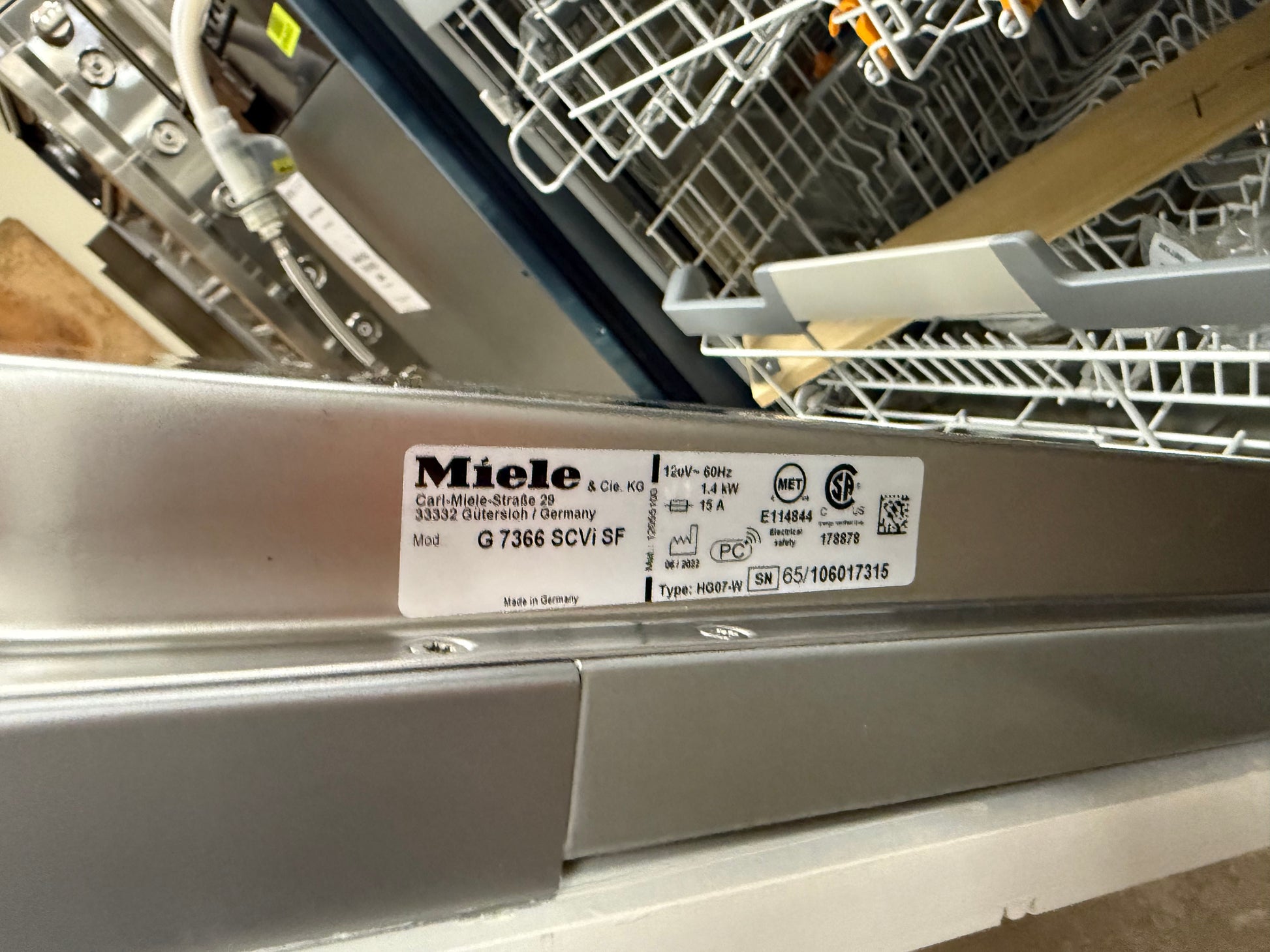 Miele G 7366 SCVi SF 24" Paneled, Panel Ready Dishwasher, Pre-Owned