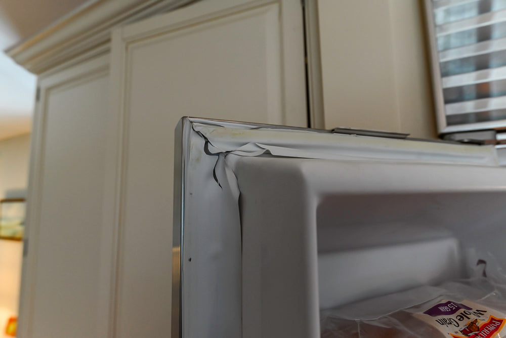 Glenwood Traditional Cream Kitchen with Island, Granite Countertops & Appliances