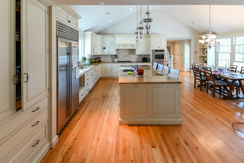 Glenwood Traditional Cream Kitchen with Island, Granite Countertops & Appliances