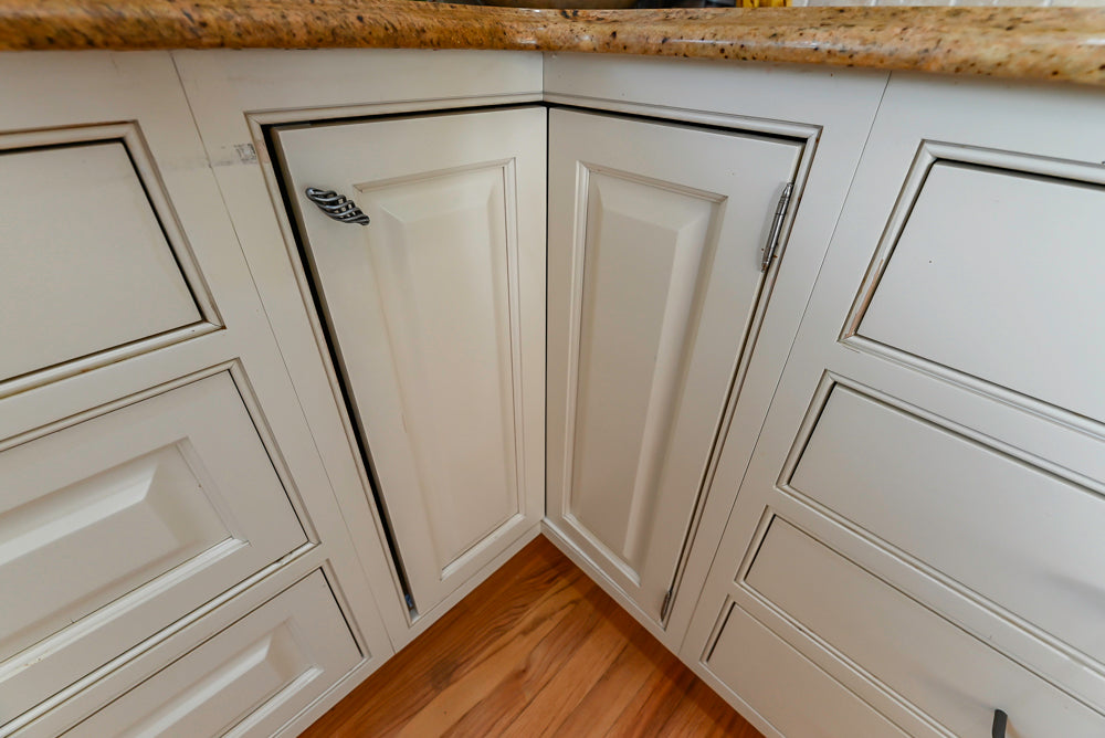 Glenwood Traditional Cream Kitchen with Island, Granite Countertops & Appliances