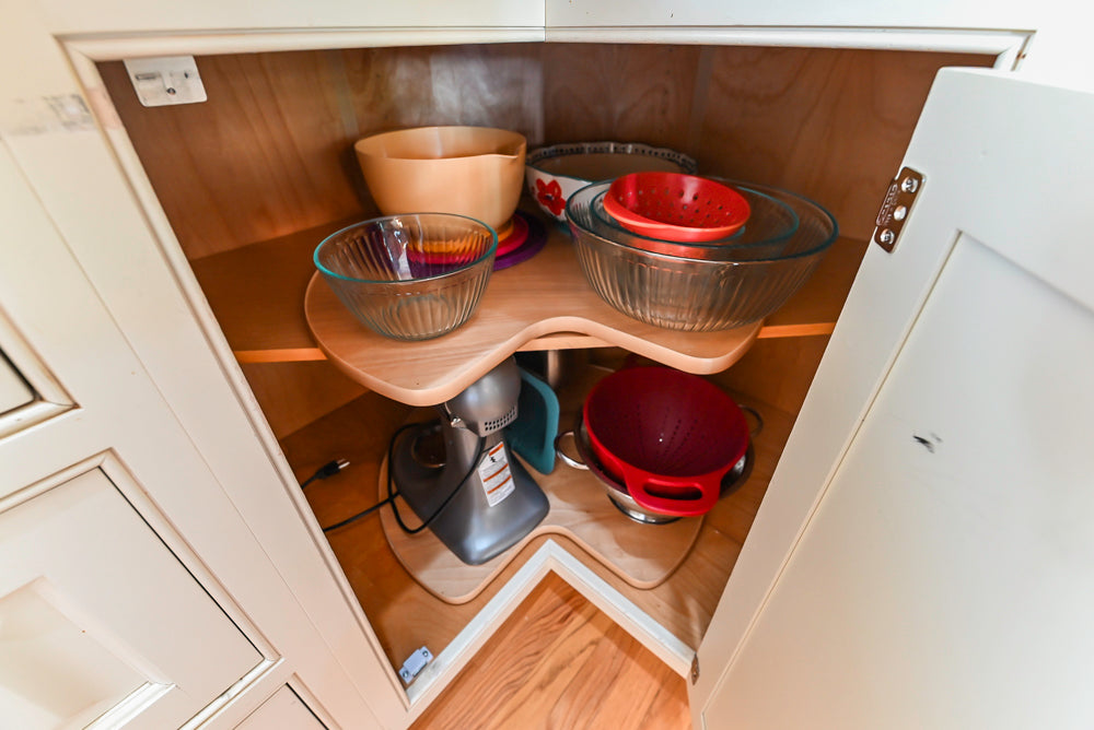 Glenwood Traditional Cream Kitchen with Island, Granite Countertops & Appliances