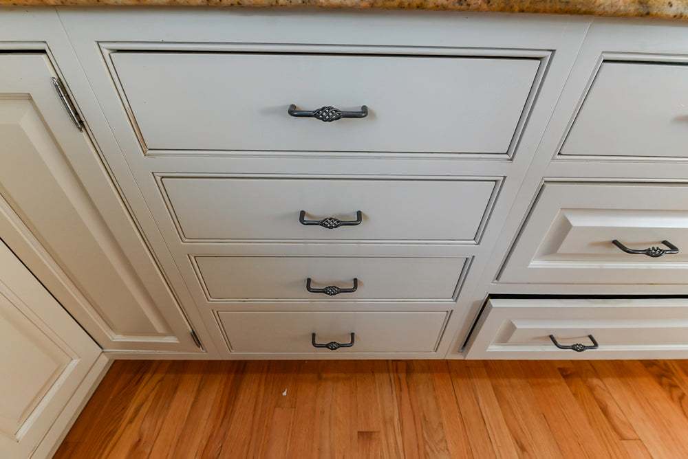 Glenwood Traditional Cream Kitchen with Island, Granite Countertops & Appliances