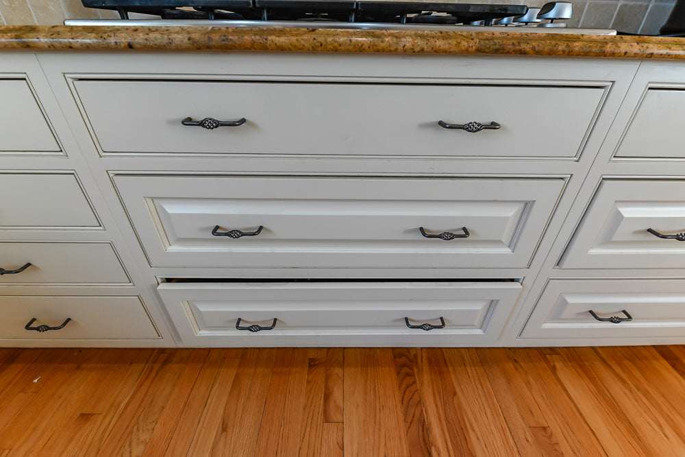 Glenwood Traditional Cream Kitchen with Island, Granite Countertops & Appliances