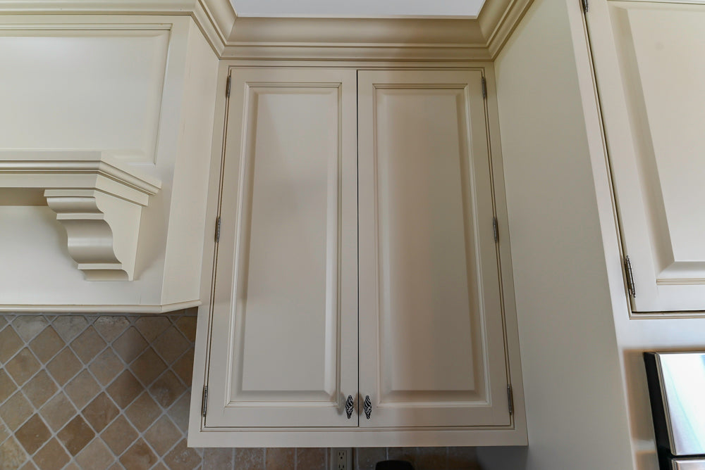 Glenwood Traditional Cream Kitchen with Island, Granite Countertops & Appliances