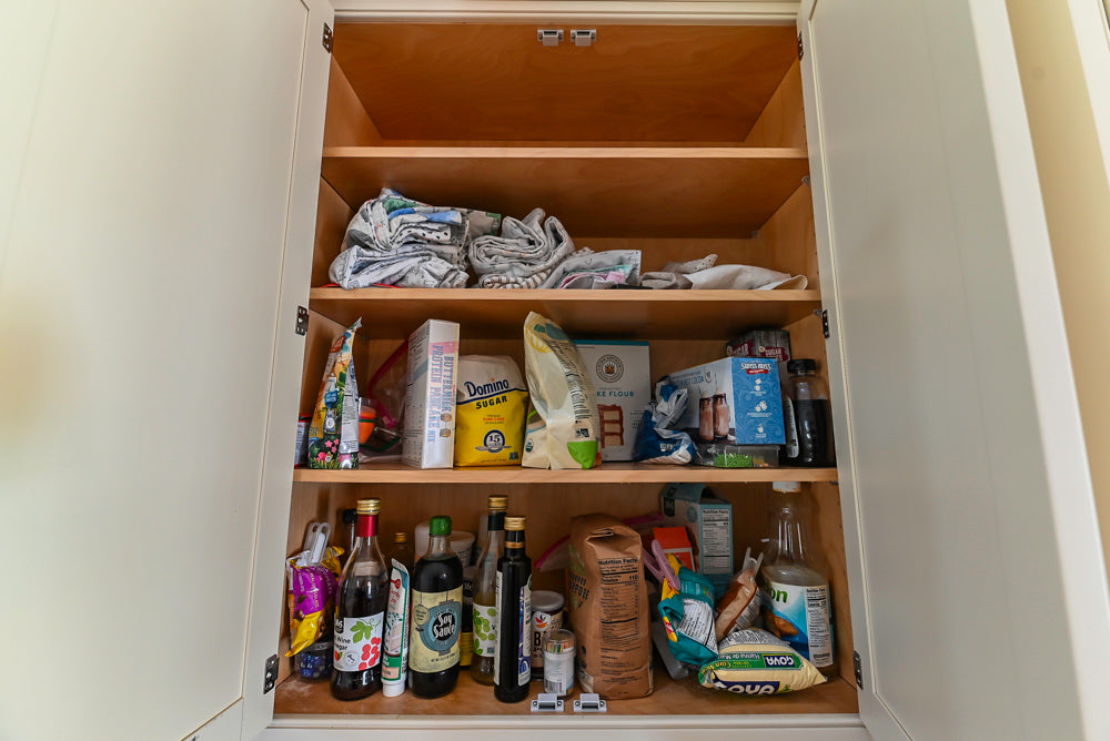 Glenwood Traditional Cream Kitchen with Island, Granite Countertops & Appliances