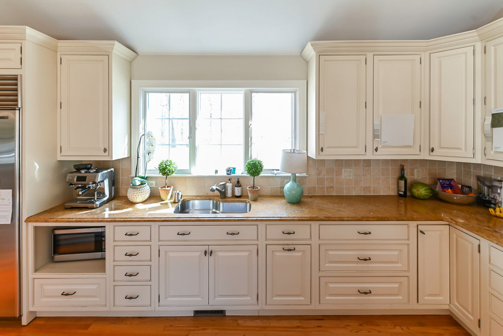 Glenwood Traditional Cream Kitchen with Island, Granite Countertops & Appliances