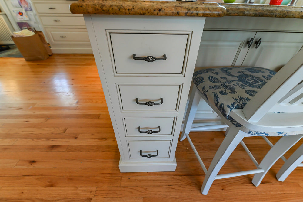 Glenwood Traditional Cream Kitchen with Island, Granite Countertops & Appliances
