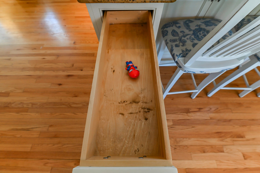 Glenwood Traditional Cream Kitchen with Island, Granite Countertops & Appliances