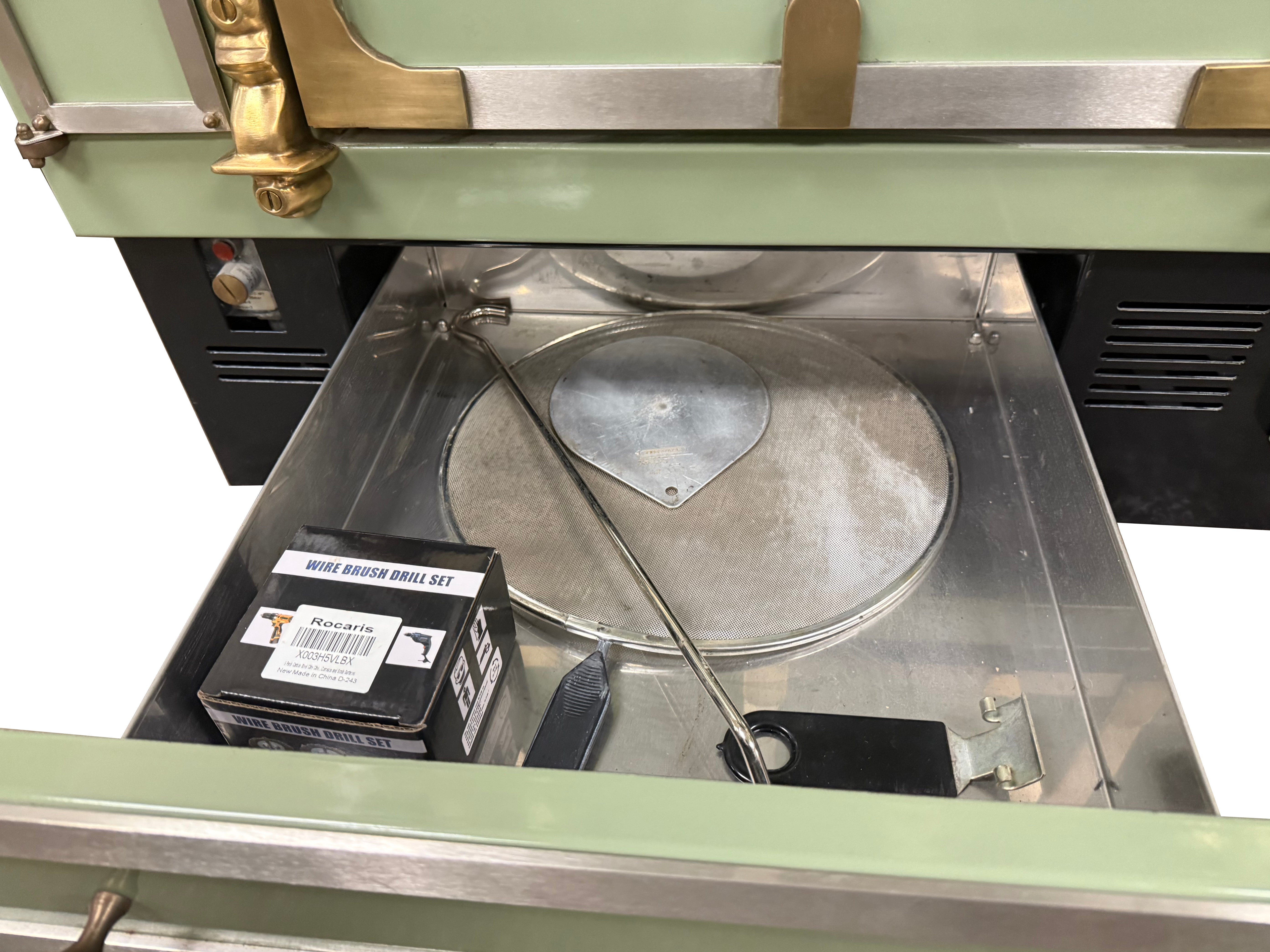 La Cornue Chateau 150 59" Pale Green Dual Fuel Range with Matching Hood