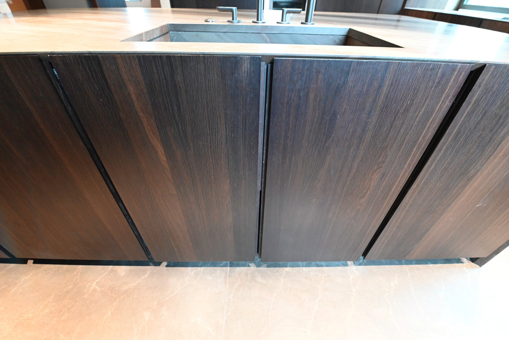 minotticucine Modern Classic Dark Brown Kitchen with Stone Countertops