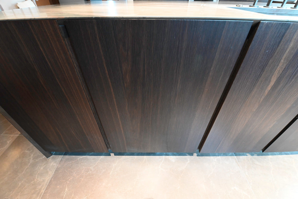 minotticucine Modern Classic Dark Brown Kitchen with Stone Countertops