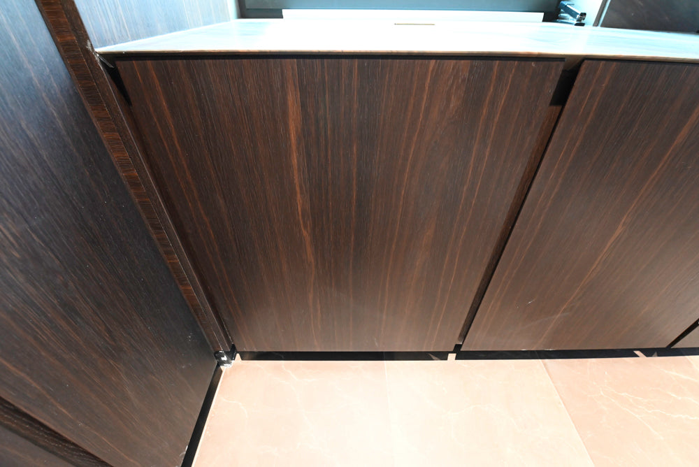 minotticucine Modern Classic Dark Brown Kitchen with Stone Countertops