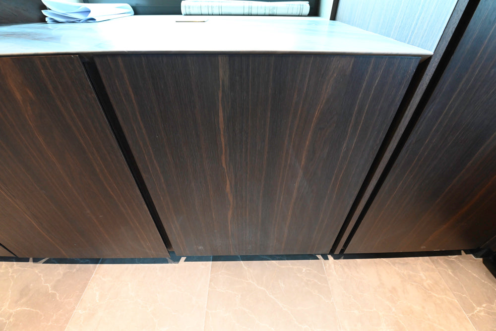 minotticucine Modern Classic Dark Brown Kitchen with Stone Countertops