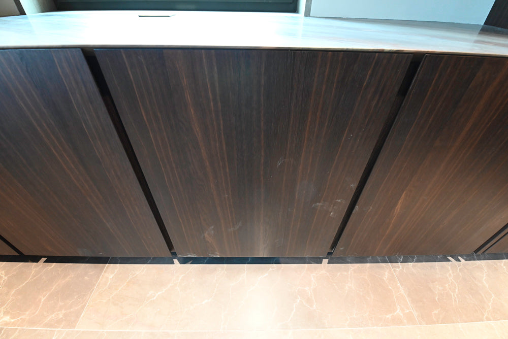 minotticucine Modern Classic Dark Brown Kitchen with Stone Countertops