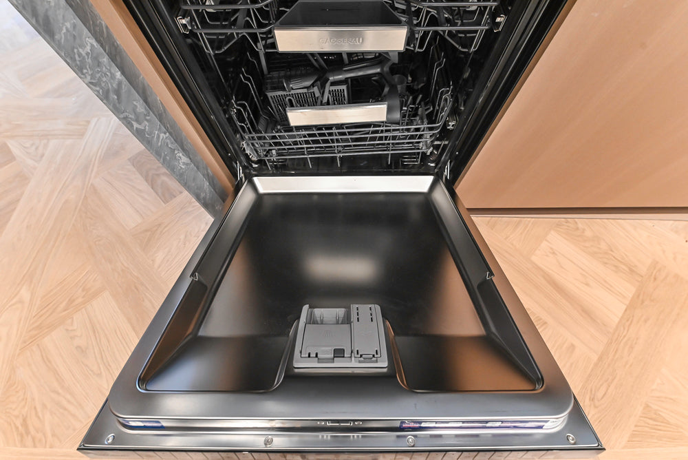 Molteni & C Dada Modern White Oak Kitchen with Marble Countertops & Gaggenau Appliances