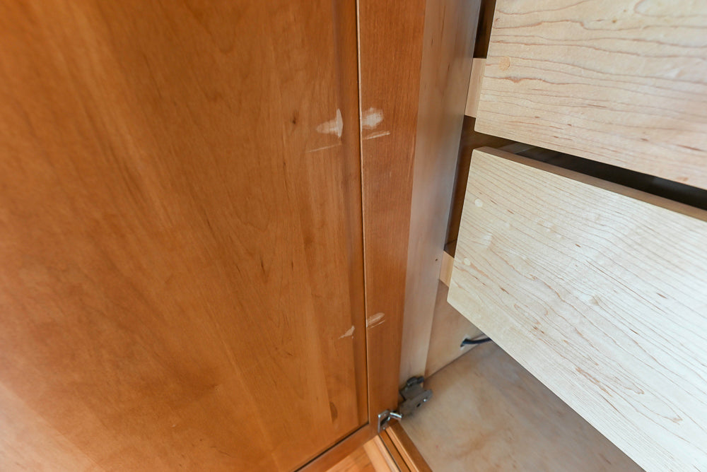 Traditional Wooden Kitchen with Granite Countertops and Complete Appliance Package