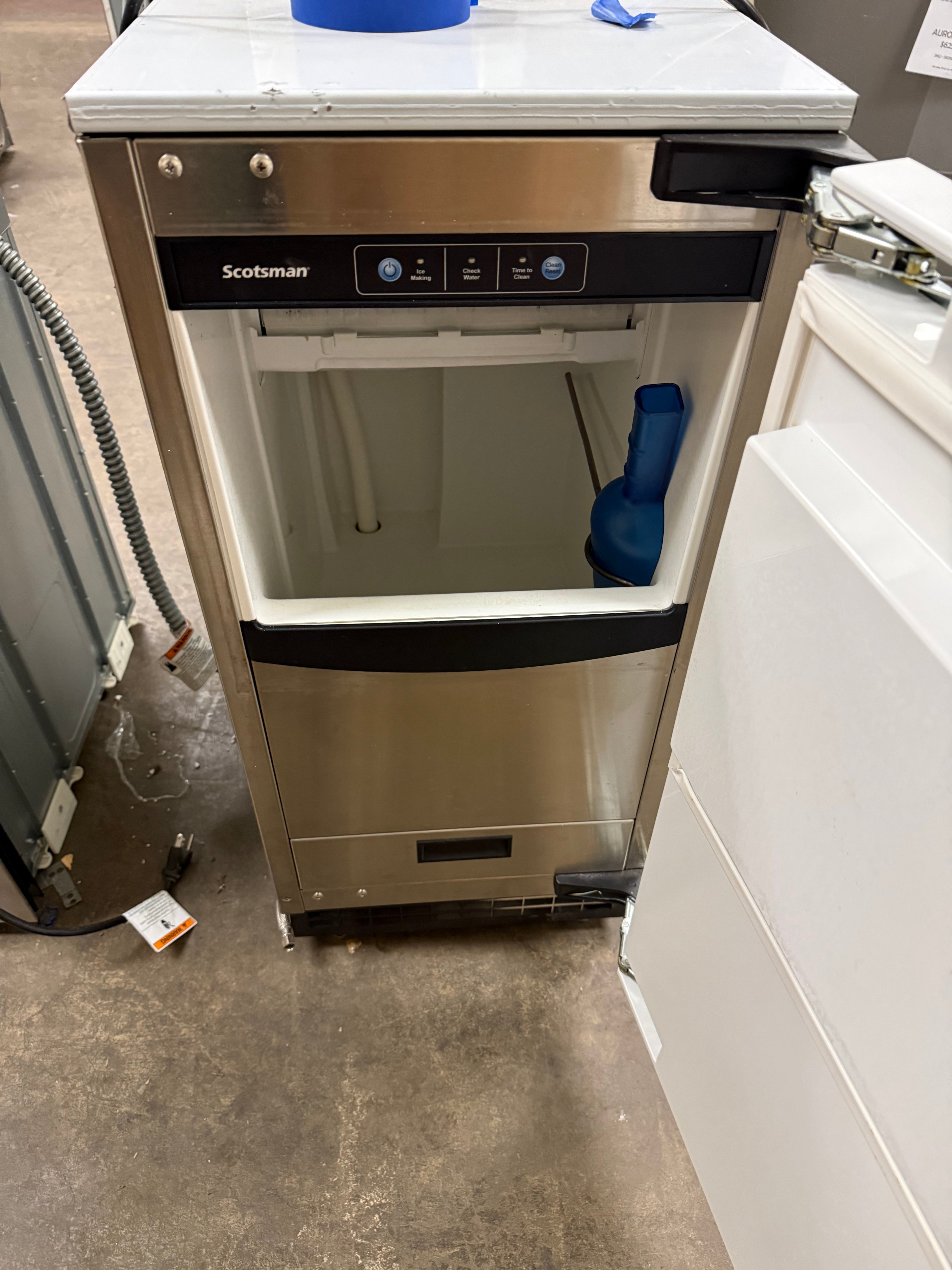 Scotsman SCCP50MB-1SU 15" Panel Ready Undercounter Gourmet Ice Maker
