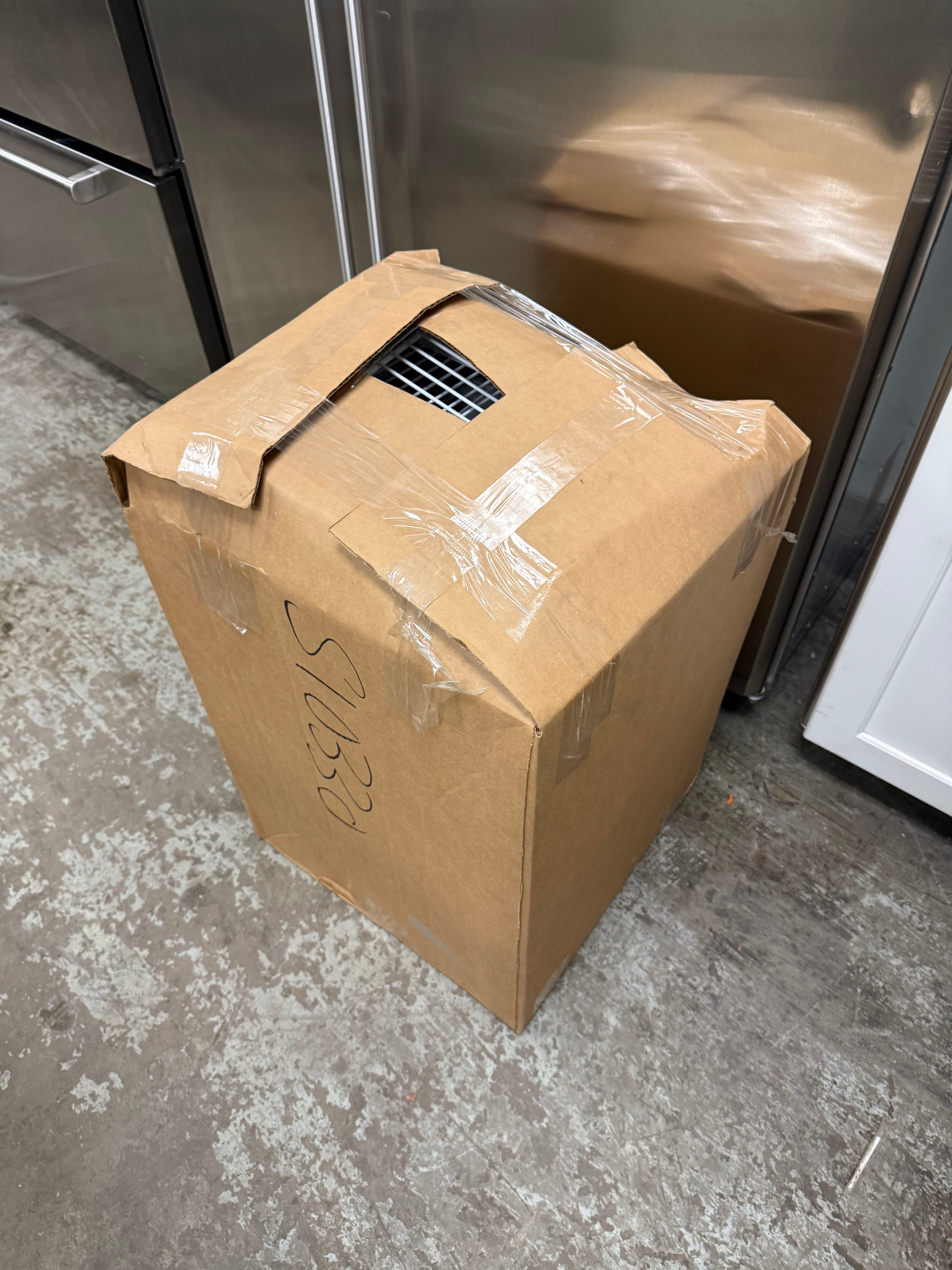 Monogram ZISS420DXDSS 42" Stainless Steel Side by Side Refrigerator, Pre-Owned, 2015