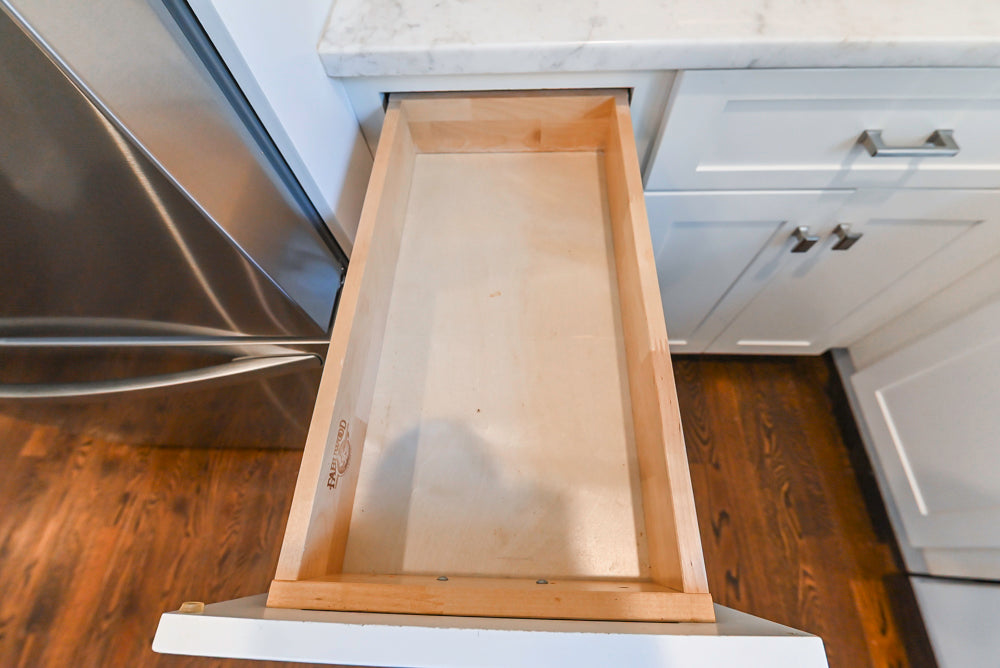 Fabuwood Transitional White Kitchen with Island and White Marble Countertops