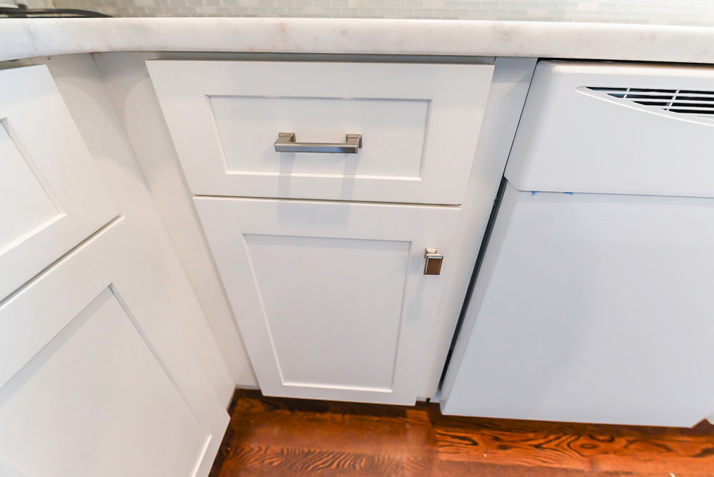 Fabuwood Transitional White Kitchen with Island and White Marble Countertops