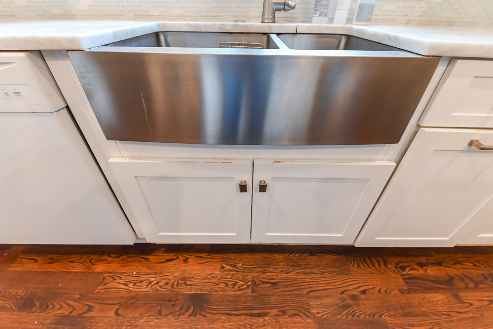 Fabuwood Transitional White Kitchen with Island and White Marble Countertops