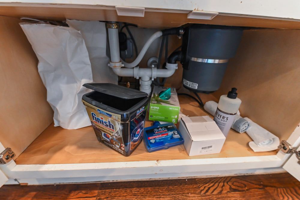 Fabuwood Transitional White Kitchen with Island and White Marble Countertops