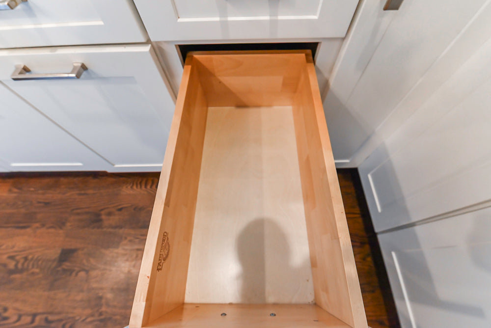 Fabuwood Transitional White Kitchen with Island and White Marble Countertops