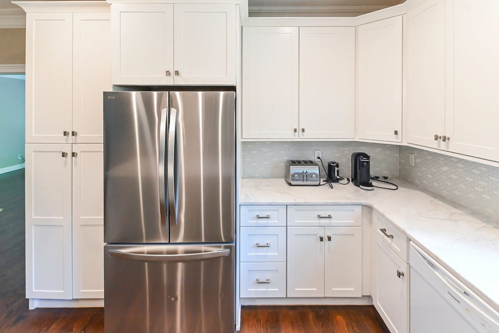 Fabuwood Transitional White Kitchen with Island and White Marble Countertops