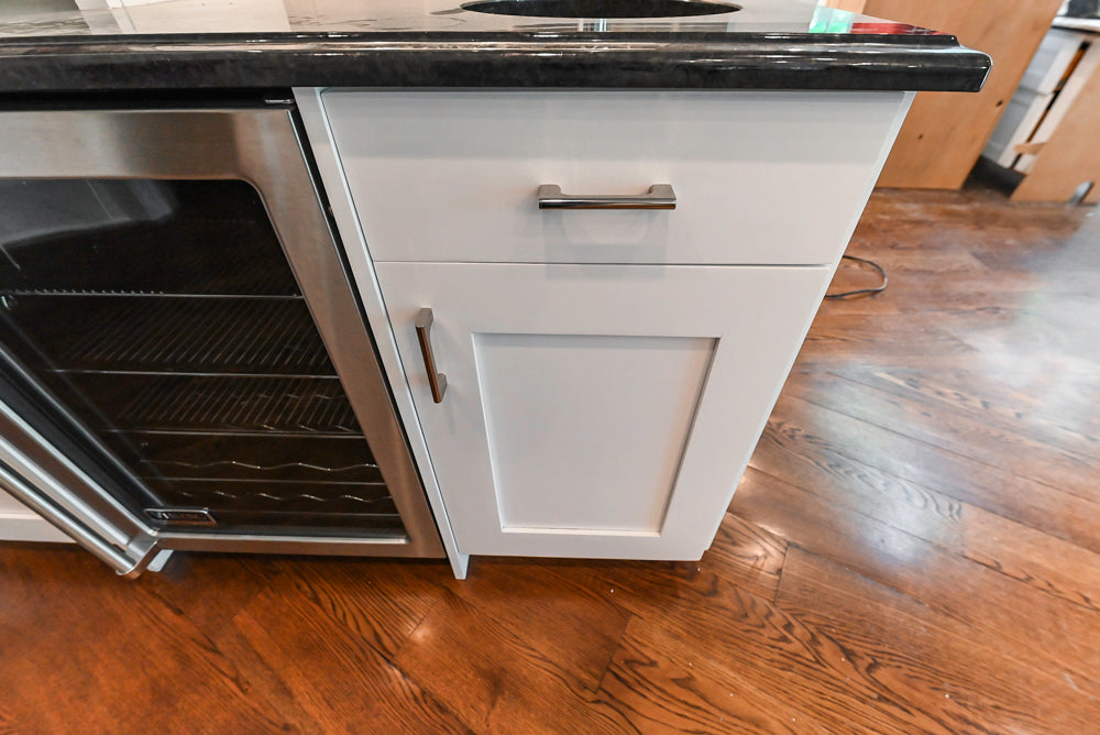 Rutt Transitional White Kitchen with Island, Wet Bar, Granite Countertops & Appliances