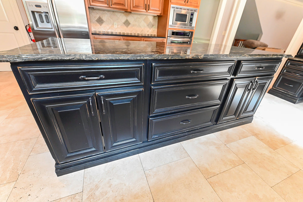 Brighton Traditional Natural Wood Kitchen with Island, Desk Area & Appliances