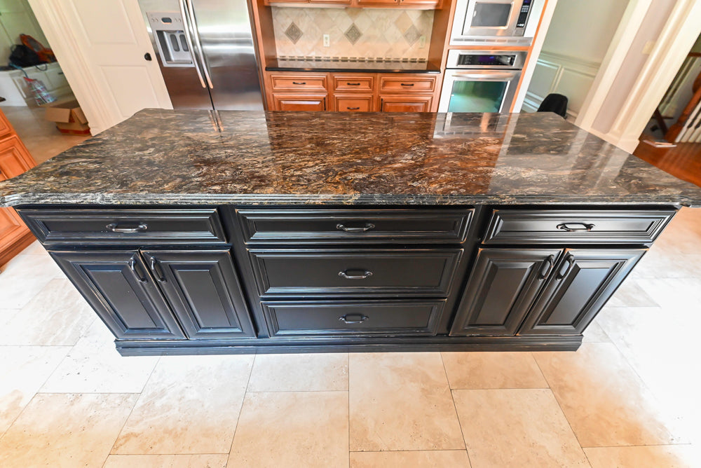 Brighton Traditional Natural Wood Kitchen with Island, Desk Area & Appliances