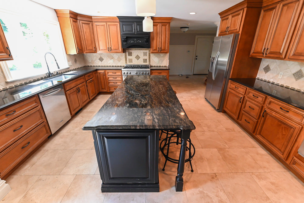 Brighton Traditional Natural Wood Kitchen with Island, Desk Area & Appliances