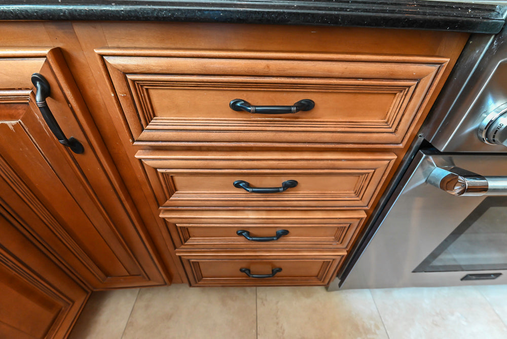 Brighton Traditional Natural Wood Kitchen with Island, Desk Area & Appliances