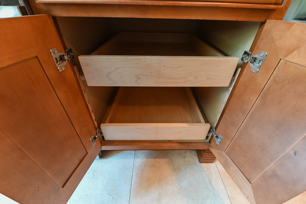 Brighton Traditional Natural Wood Kitchen with Island, Desk Area & Appliances