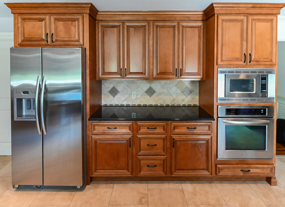 Brighton Traditional Natural Wood Kitchen with Island, Desk Area & Appliances