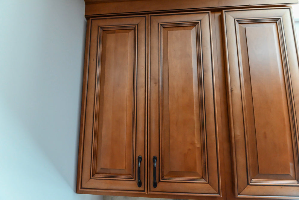 Brighton Traditional Natural Wood Kitchen with Island, Desk Area & Appliances