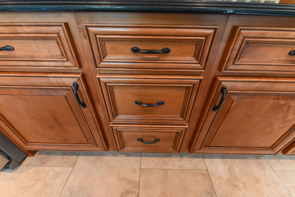 Brighton Traditional Natural Wood Kitchen with Island, Desk Area & Appliances