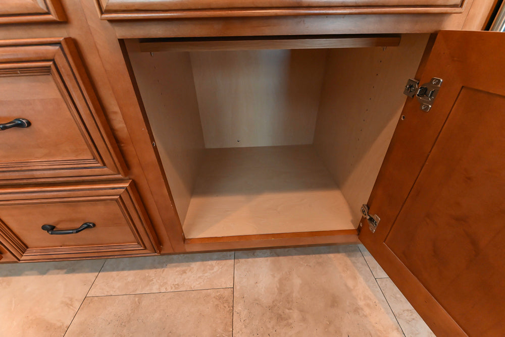 Brighton Traditional Natural Wood Kitchen with Island, Desk Area & Appliances