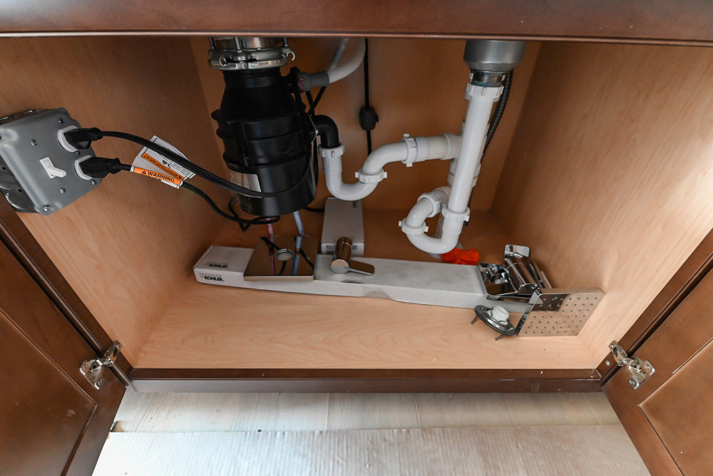 Century Transitional Dark Brown Wooden Kitchen with Island, Granite Countertops and Appliances