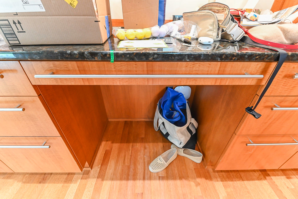 Custom Transitional Kitchen with Island, Granite Countertops and Complete Appliance Package