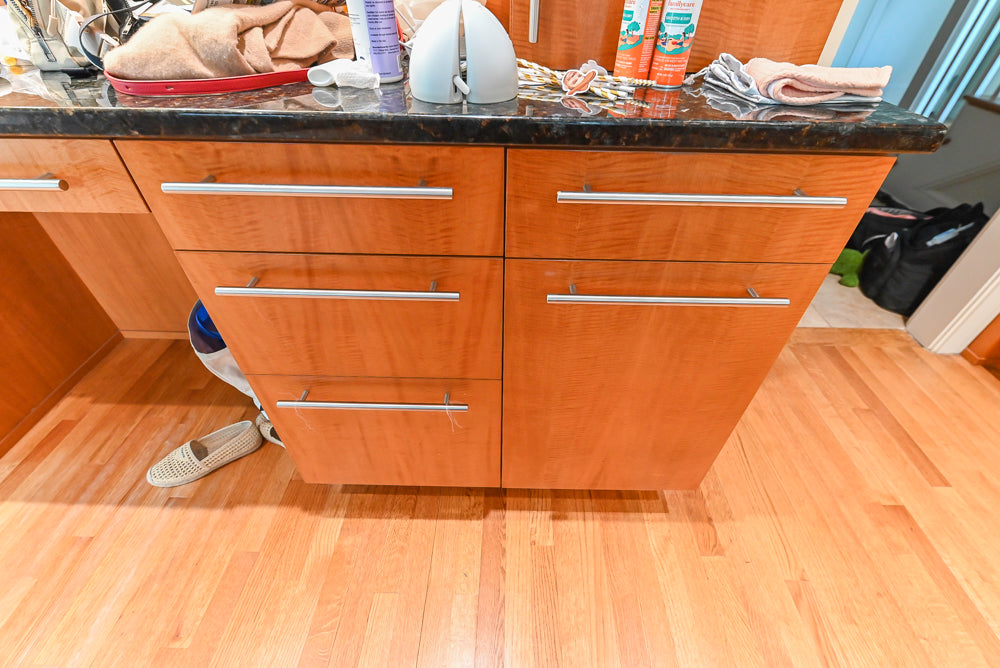 Custom Transitional Kitchen with Island, Granite Countertops and Complete Appliance Package