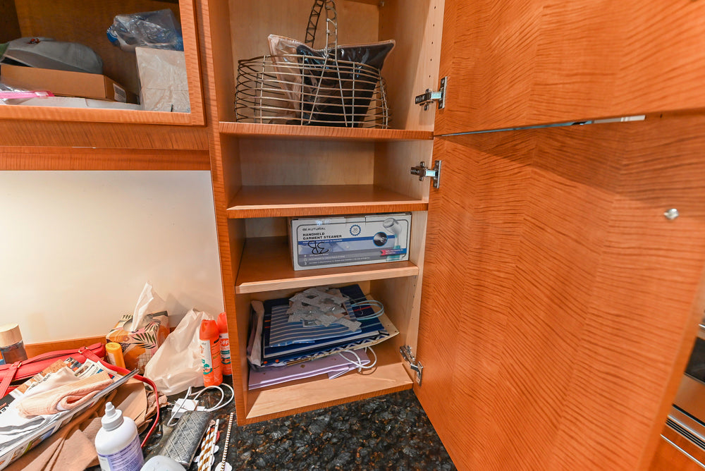 Custom Transitional Kitchen with Island, Granite Countertops and Complete Appliance Package