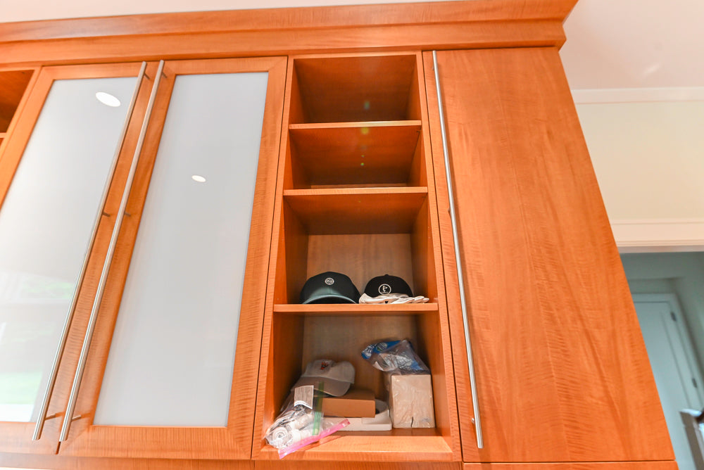 Custom Transitional Kitchen with Island, Granite Countertops and Complete Appliance Package