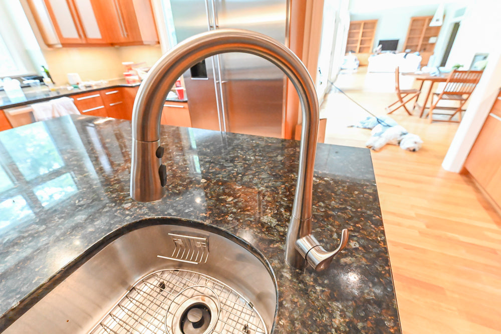 Custom Transitional Kitchen with Island, Granite Countertops and Complete Appliance Package